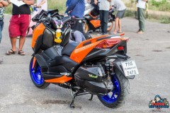 Chiêm ngưỡng Yamaha X-Max 300 độ gam màu kịch độc cam-xanh