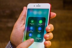 AirDrop hình ảnh gây hiểu lầm, nữ sinh làm lỡ cả chuyến bay