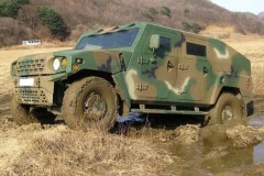 Cận cảnh khả năng “trèo đèo lội suối” của SUV đặc chủng Kia