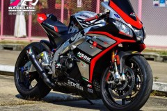 Aprilia RSV4RF bản độ tối tân với những trang bị khủng