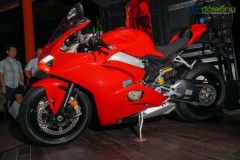 Siêu môtô Ducati Panigale V4 nhập khẩu Thái Lan cập bến thị trường Việt Nam