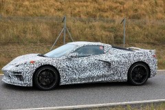 Chevrolet Corvette thế hệ mới sẽ trở thành một siêu xe thực thụ với máy đặt giữa