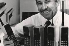 Lịch sử chiếc điện thoại di động đầu tiên trên thế giới