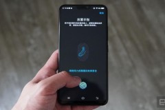Smartphone đầu tiên trang bị cảm biến vân tay trong màn hình của Samsung là thiết bị tầm trung P1