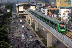 Đi Hà Đông – Cát Linh: Chọn tàu sắt trên cao hay ô tô cá nhân?