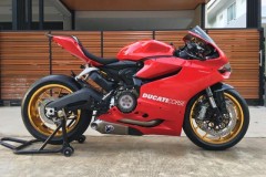 Ducati 899 Panigale vẻ đẹp sáng bóng với dàn chân hàng hiệu