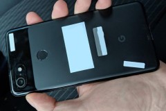 Google Pixel 3 XL tiếp tục lộ ảnh rõ nét: “tai thỏ” quá to, viền dưới dày, camera đơn