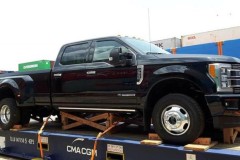 Ford F-350 Super Duty Lariat CrewCab đầu tiên có mặt trên đất Việt
