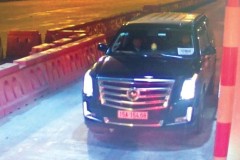 "Loạn" xe biển trắng đeo biển "xe hộ đê" trốn phí đường bộ