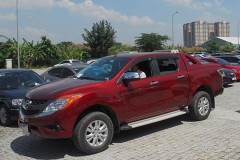 Ô tô bán tải tăng giá khủng vì thuế, phí