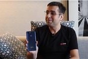 CEO của Realme "khoe" Realme 2 Pro ngay trong video phỏng vấn