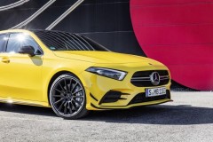 Ra mắt Mercedes-AMG A35 4MATIC, đối thủ của Audi S3
