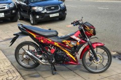 Satria 150 độ kiểng khoác bộ cánh siêu anh hùng Flash cực ngầu