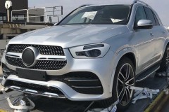 Mercedes-Benz hé lộ thiết kế phần đầu cùng đèn pha LED kép hiện đại của GLE 2019