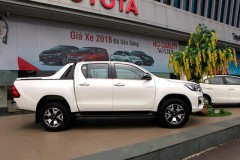 Toyota Hilux mới có gì cạnh tranh cùng các đối thủ?