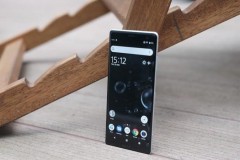 Xperia XZ3 được đánh giá là smartphone có màn hình tốt nhất