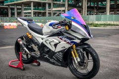 Chi tiết Yamaha R15 V2 độ phong cách BMW HP4 Race