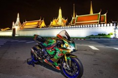 YAMAHA R1M đậm phong cách với style vị thần Châu Á
