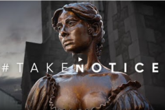 Lời cảnh báo đằng sau “bộ ngực” được sờ nhiều nhất thế giới