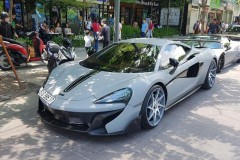 Chiêm ngưỡng bộ ba xế khủng hẹn hò trên phố Sài Gòn