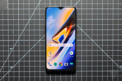 Cận cảnh OnePlus 6T: Màn hình giọt nước, cấu hình cao cấp, giá phải chăng