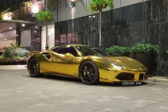 Ferrari 488 GTB của đại gia Tiền Giang đổi biển và khoác dàn áo "dát vàng" chói lóa