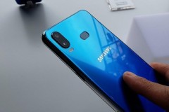 Rất nhiều hình ảnh trên tay Galaxy A6s đã xuất hiện trước giờ ra mắt