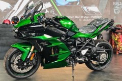 Kawasaki Ninja H2 SX SE là mẫu sport-touring mạnh mẽ nhất năm 2018