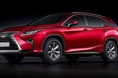 Lexus RX 2018 phiên bản 7 chỗ giá hơn 4 tỷ đồng được trang bị những gì?