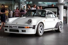 Porsche 911 với động cơ F1 TAG-Porsche Turbo được trưng bày tại McLaren