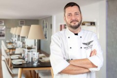 Nhà hàng Bentley ở độ cao gần 2.000 mét trên vịnh Ba Tư đóng cửa sau 7 ngày