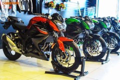 Kawasaki triệu hồi các mẫu naked-bike cỡ nhỏ Z300 ABS vì nguy cơ thủng bình xăng