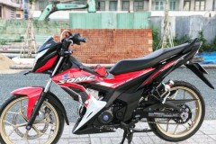 Sonic 150 độ tạo điểm nhấn bằng cặp mâm vàng bốc lửa