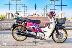 Super Cub 110 độ giật gân người xem với 4 cây trợ lực