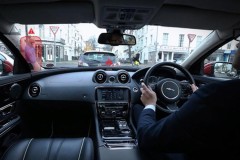 Hyundai và Kia sẽ ứng dụng “cột A vô hình” giúp loại bỏ điểm mù trên xe hơi