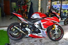 Yamaha R3 hầm hố theo phong cách MotoGP