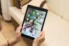 Nên mua iPad nào cho người lớn tuổi và hướng dẫn họ cách sử dụng ra sao?