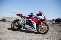 CBR1000RR độ: Bò mộng đầy quyền lực với trang bị full option