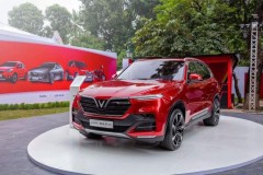 Động cơ của xe VinFast Lux có công suất và tiết kiệm nhiên liệu vượt trội ở phân khúc D