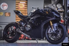 Ducati V4S Panigale trở nên đặc biệt hơn với tone màu Jet Black