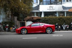 Ferrari F430 thu hút sự chú ý của những người xung quanh tại Sài Gòn