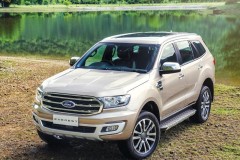 Soi chi tiết SUV Ford Everest: Khỏe khoắn, vững chãi