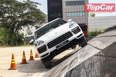 Porsche Cayenne 2018 cho phép người lái có thể “làm xiếc” trên địa hình offroad
