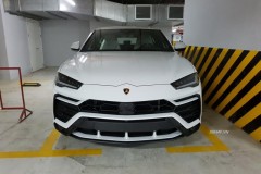Lamborghini Urus đầu tiên Việt Nam đang năm trong khu nhà của Minh Nhựa
