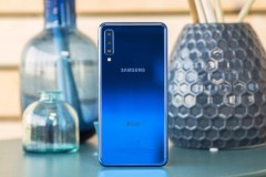 Mở hộp và tìm hiểu chi tiết về thiết kế Galaxy A7 (2018)