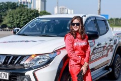 “Người hùng” chịu đựng những cú drift cháy đường của Leona Chin