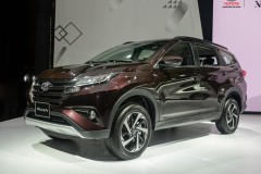 Ôtô nhập khẩu hơn 400 triệu đổ xô về Việt Nam nhưng vẫn khan hàng