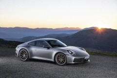 Porsche 911 đời thứ 8 vừa được ra mắt với kiểu dáng quen thuộc của phiên bản cũ