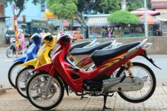 Wave 125 độ tạo điểm nhấn bằng phuộc Ohlins sang trọng