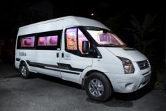 Ford Transit được nâng cấp nội thất với những nét hoa văn trống đồng